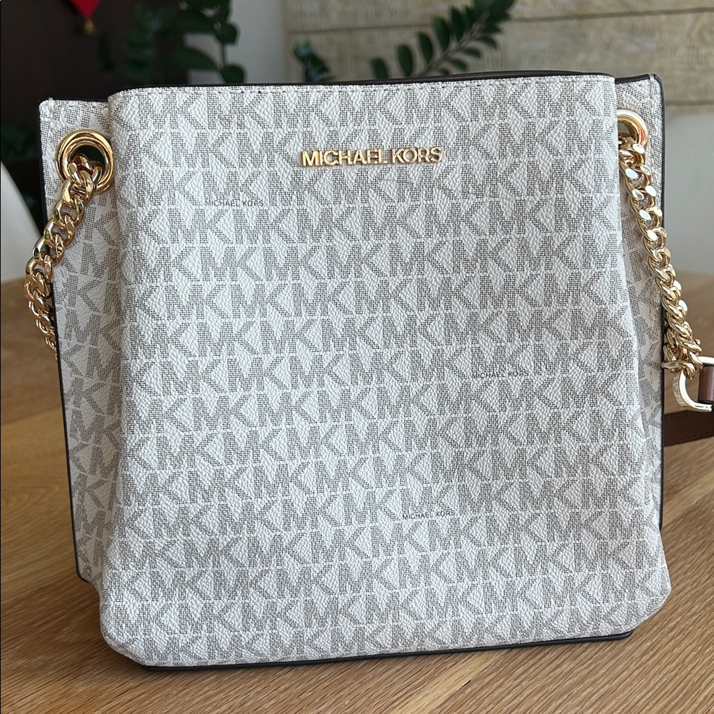 NWT Michael Kors Cream Shoulder Bag with Gold Accents
